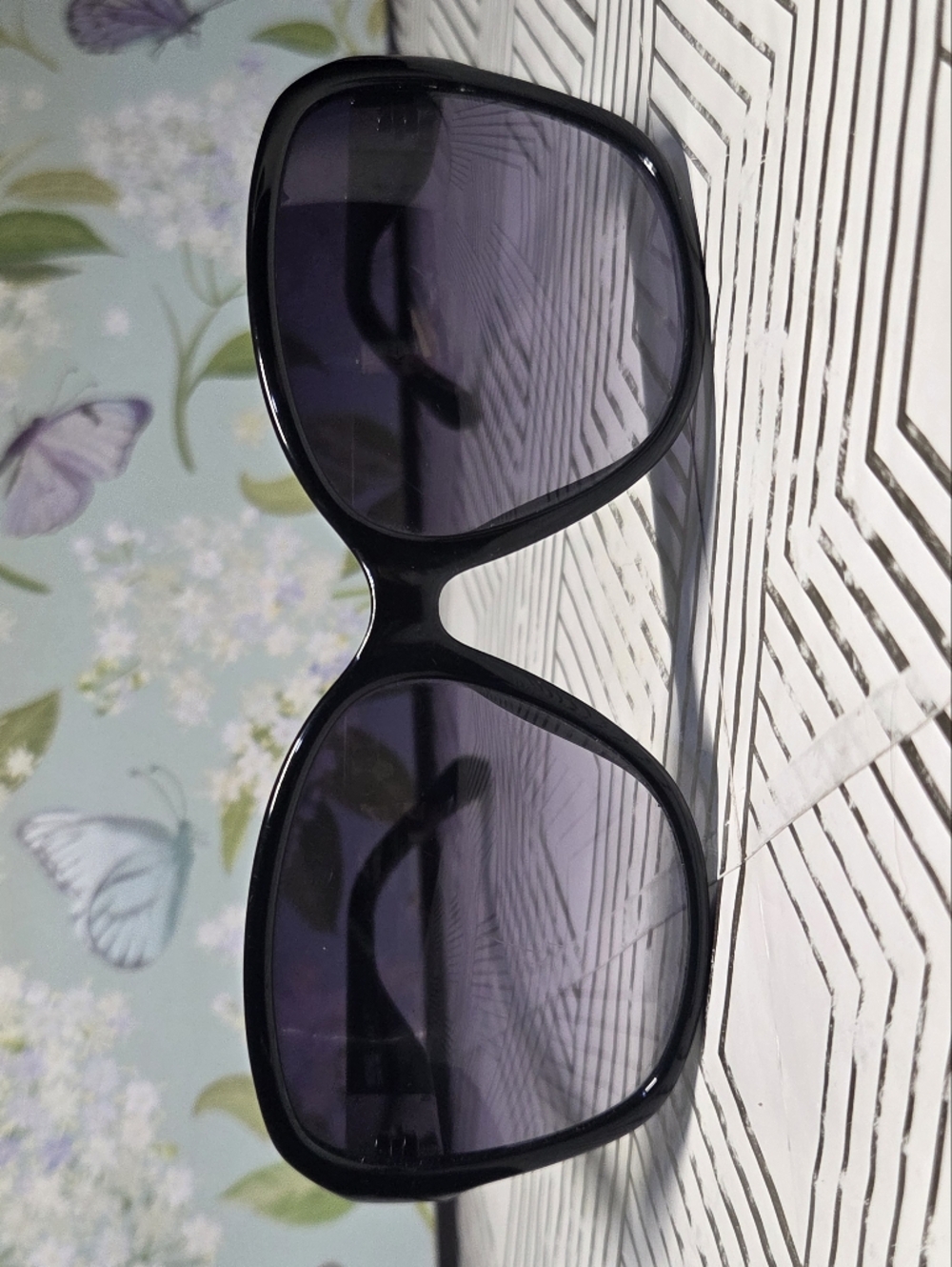 Michael Kors Layla Sunglasses Black Frame Purple Gradient Lens & Hardshell Case